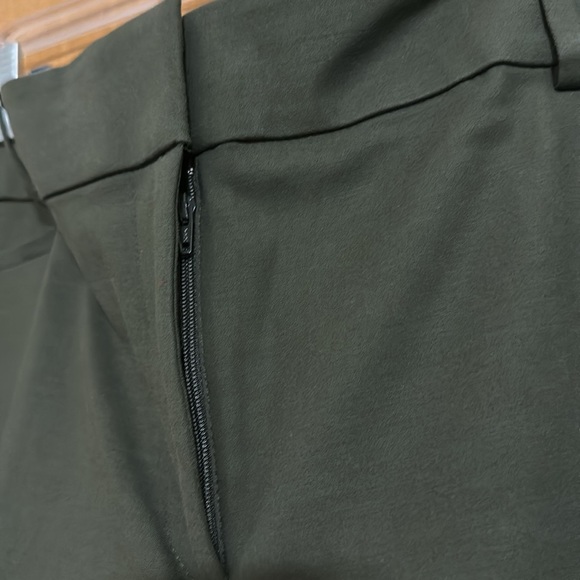 Size 16 Loft Crop pants - Picture 4 of 5